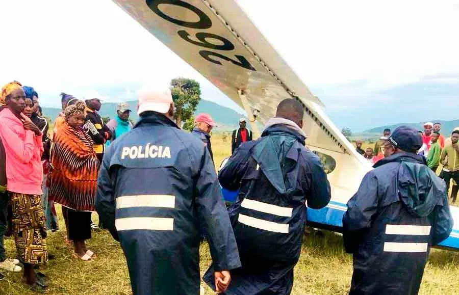 Avioneta com turistas despenha-se na província da Huíla