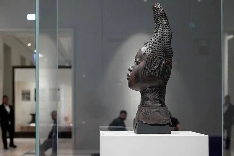Holanda devolve à Nigéria tesouros “roubados” durante a colonização