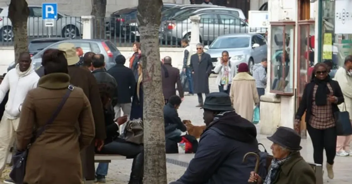 Angolanos terão de viver legalmente 7 anos em Portugal para pedir nacionalidade