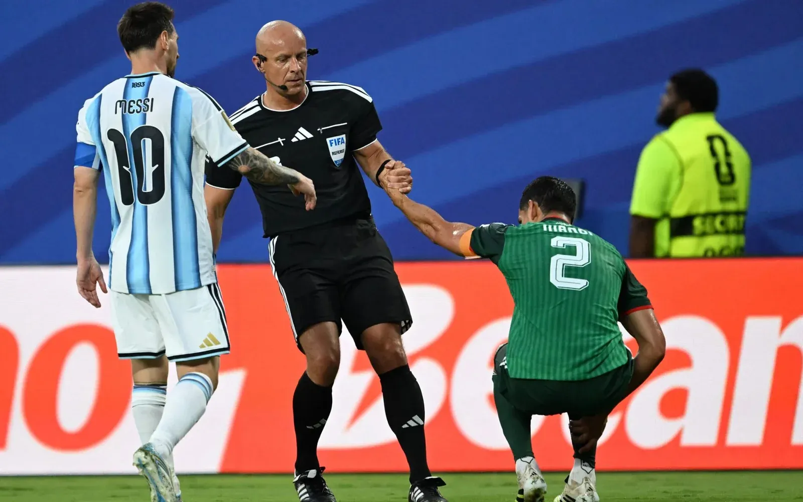 Argélia leva polémica da arbitragem à FIFA