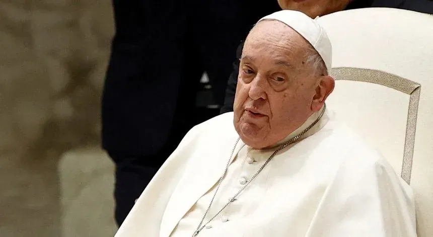 Papa Francisco em “estado crítico”, avança Vaticano