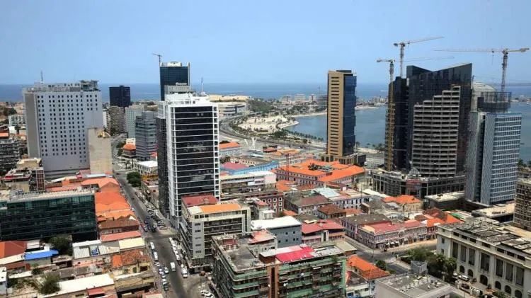 Cabinda destaca-se isolada como a região mais inflacionista