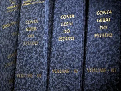 Conselhos fiscais detectam falhas graves, mas emitem pareceres favoráveis nas contas de fundos e instituições públicas
