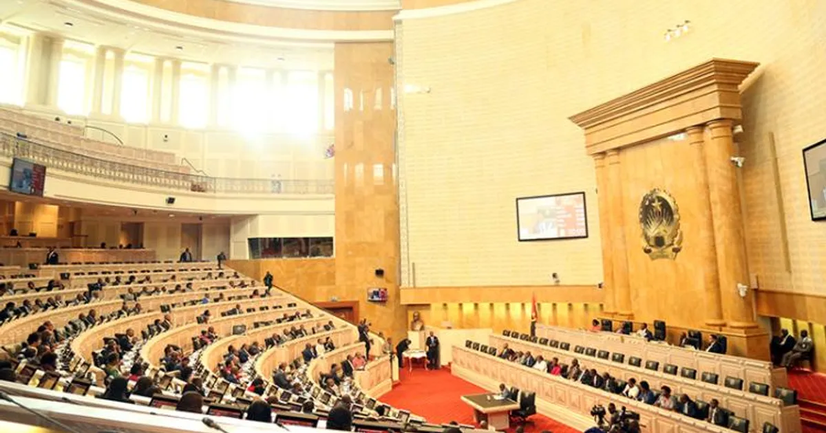 Deputados denunciam ajudas de custo de até 2 mil USD/dia para viagens ao exterior