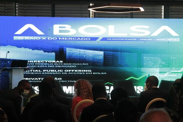 Bodiva arranca com históricos 2,874 biliões kz, enquanto BNA perde terreno para a Áurea
