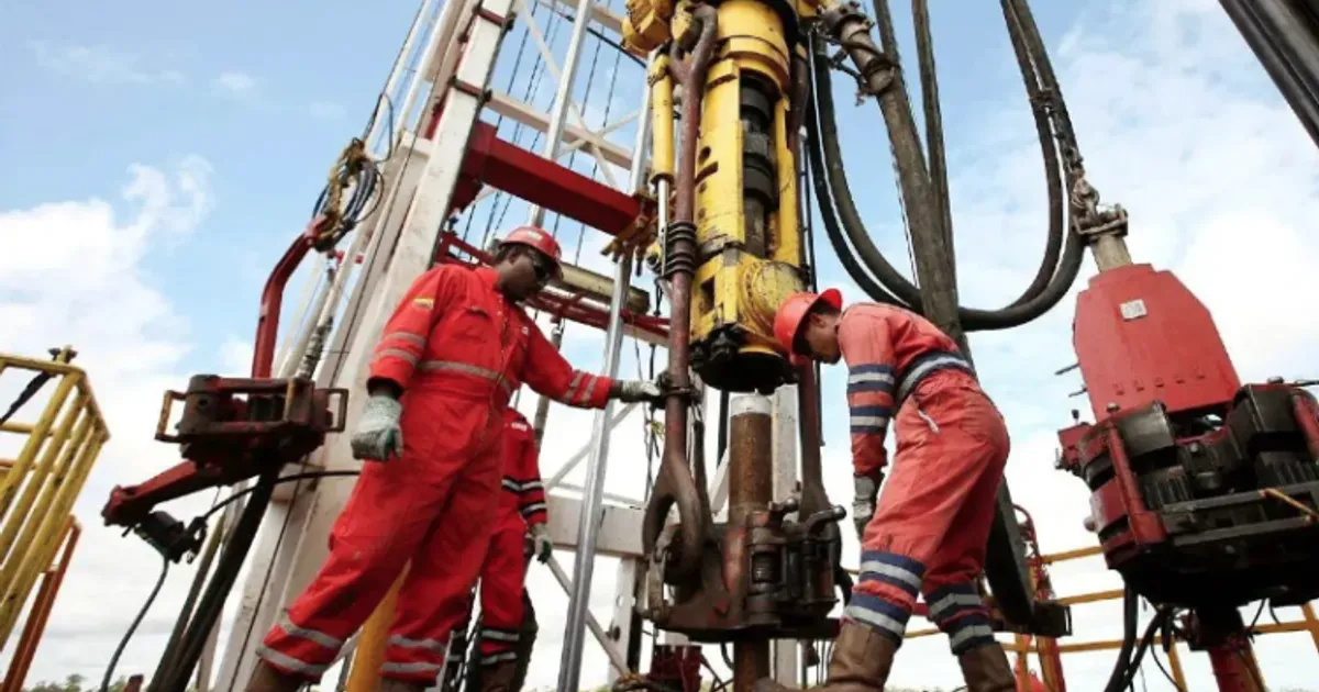 Especialistas afastam impacto imediato do petróleo venezuelano na produção angolana