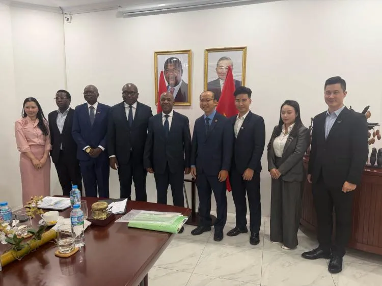 Angola pede ajuda ao Vietname para formação de quadros no sector ambiental e silvicultura