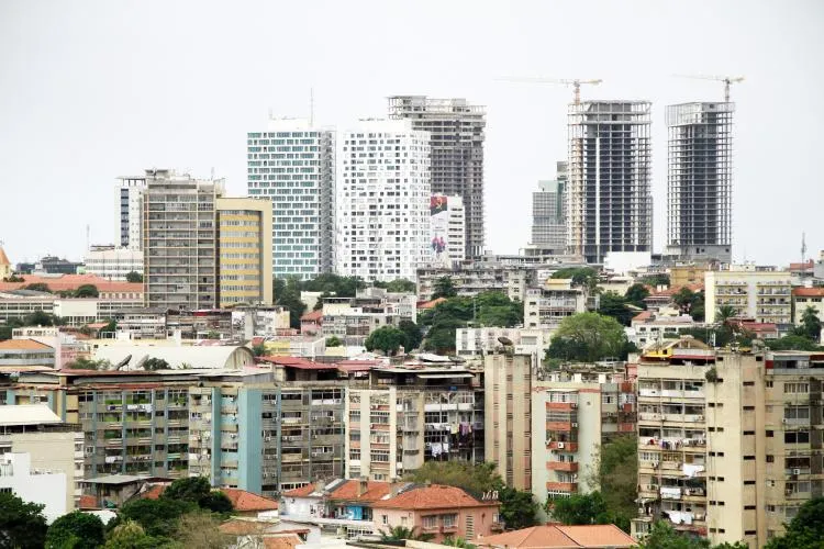 Crescimento económico baixo e inflação alta colocam Angola na cauda da região