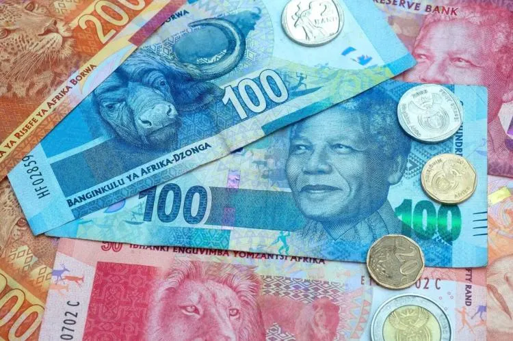 Rand sul-africano recua após subida dos juros para 7,25%