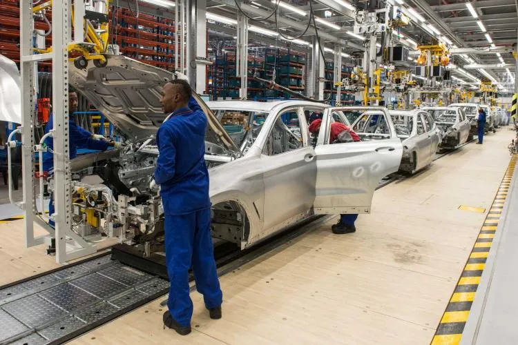 África do Sul restringe apoio à montagem de veículos com componentes importados