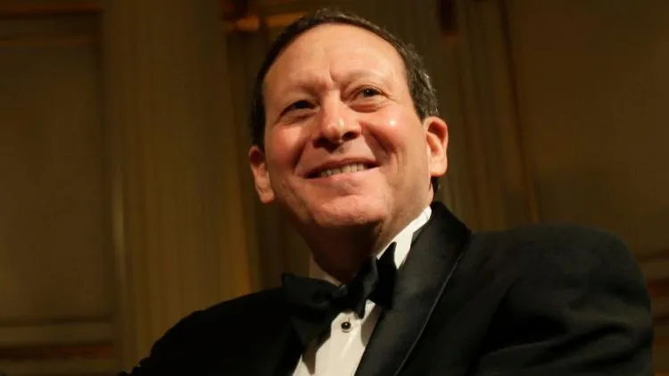 Tom Pritzker aposenta-se como presidente executivo da Hyatt após 22 anos