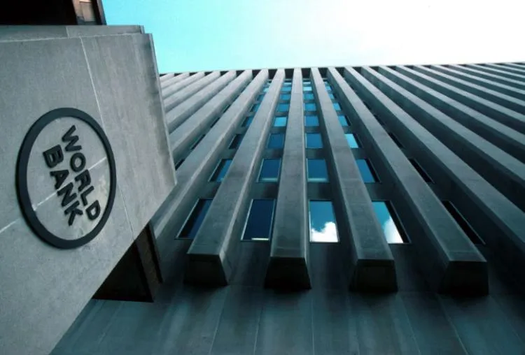 Banco Mundial alerta que permanência prolongada na lista cinzenta do GAFI prejudica investimento e crescimento do país