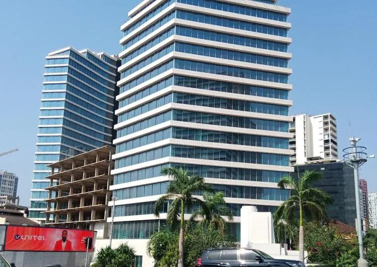 Governo autoriza despesa de 9,2 milhões de kwanzas para manutenção de dois elevadores do Muxima Plaza