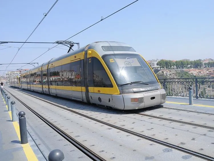 Ministério dos Transportes cria gabinete especializado para coordenar Metro de Superfície de Luanda