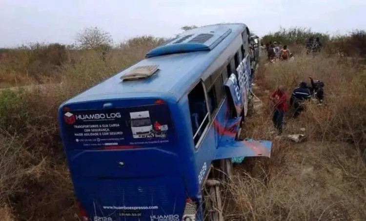 Operadores de transportes ‘culpam’ degradação das estradas ao passo que autoridades apontam imprudência dos condutores