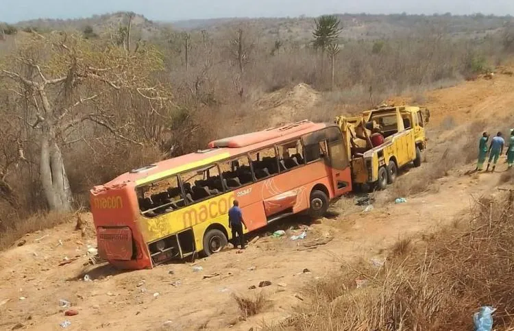 Onda de acidentes e incêndios em autocarros acelera pressão por fiscalização rigorosa nos transportes