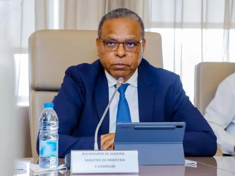 Ministro da Indústria e Comércio admite desafios mas acredita no sucesso de Angola na ZCLCA