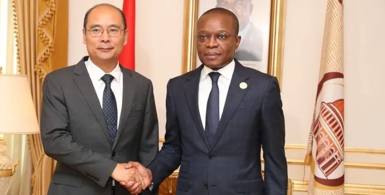 Trocas comerciais entre Angola e China atingem os 10,8 mil milhões de dólares no primeiro semestre