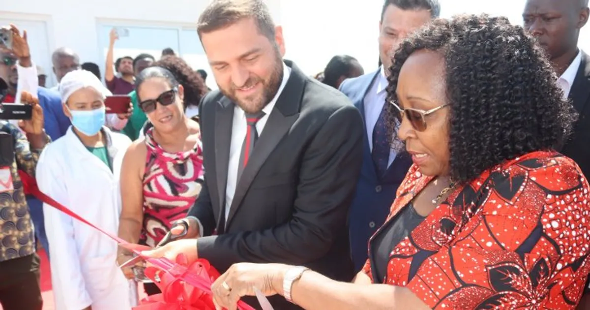 Matadouro de frango de corte capaz de abater cerca de dois milhões de aves por ano inaugurado no Bengo