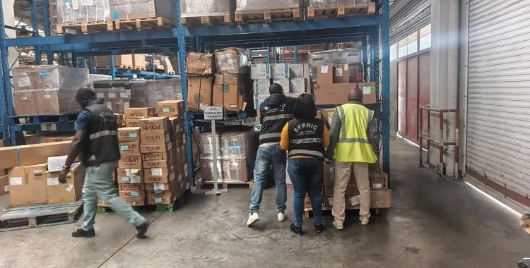 Polícia moçambicana apreende 1,4 toneladas de fentanil em voo com escala em Luanda