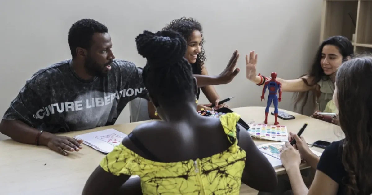 Jovens cumprem sonhos à velocidade da luz no mundo novo de Dino D'Santiago