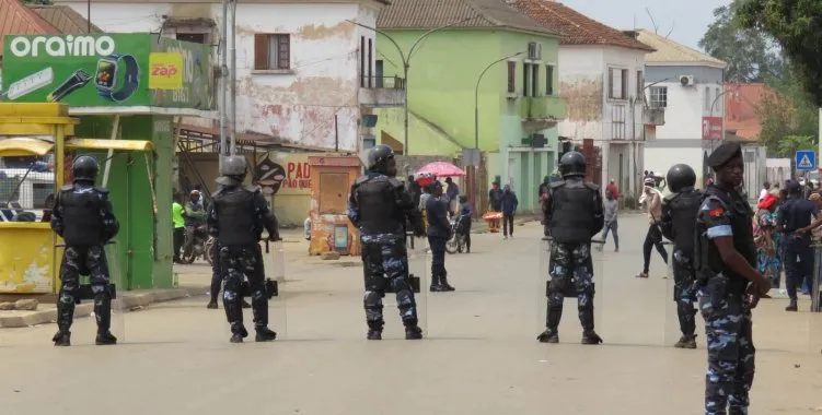 Analistas consideram reprovável intervenção violenta da polícia contra militantes da UNITA