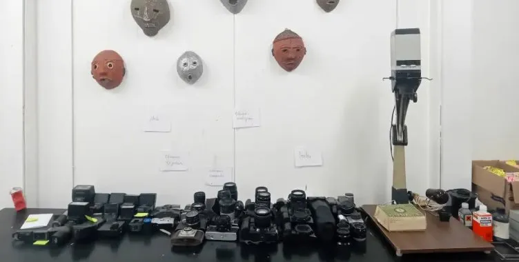 A história de Angola na lente do “50”, o fotógrafo que usava a câmara como colar