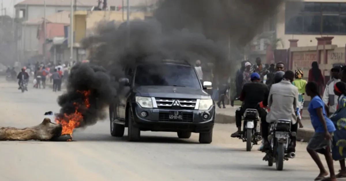 Um oficial de polícia morto nos protestos em Luanda