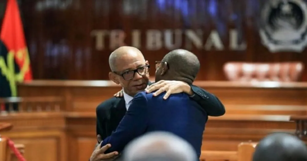 Defesa de ‘Dino’ e ‘Kopelipa’ diz que processo judicial contra generais partiu de “equívoco”