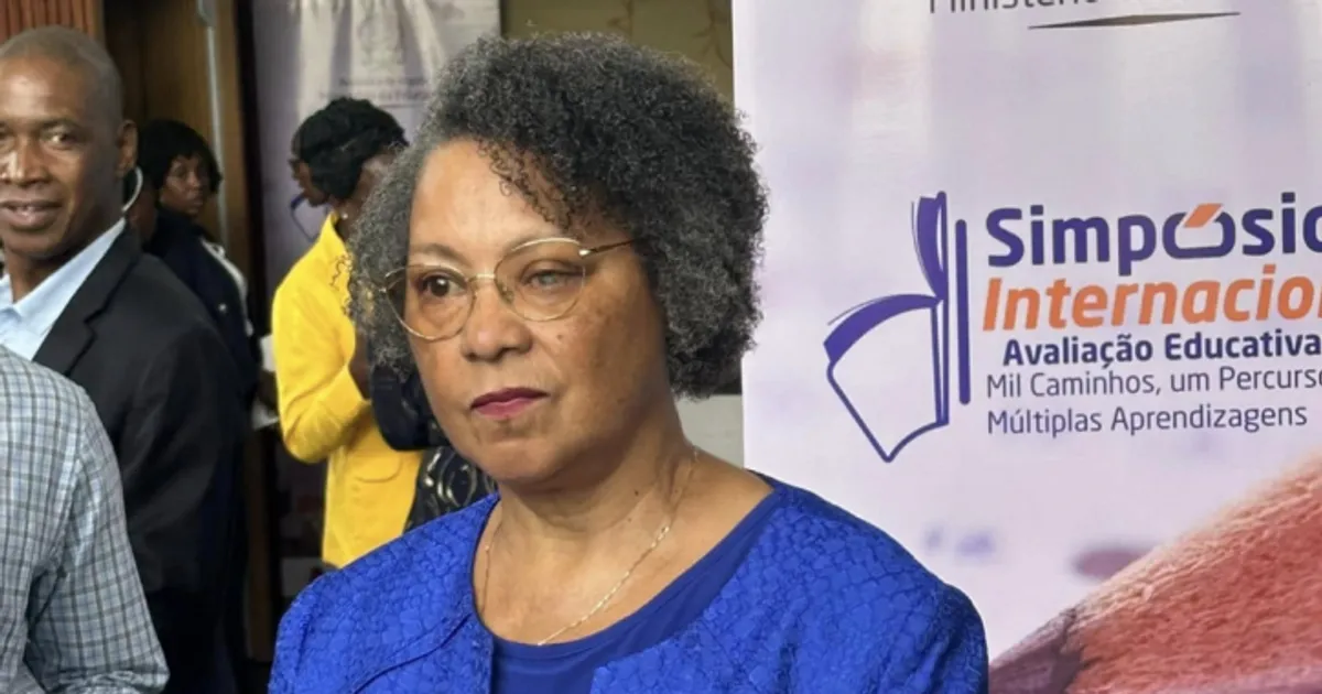 Ministra da Educação vai intervir na abertura da reunião de ministros da CPLP em São Tomé