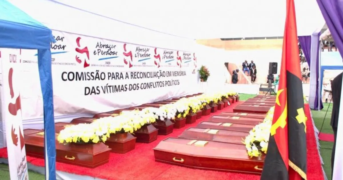 Governo homenageia e entrega restos mortais de 25 vítimas dos conflitos políticos no Namibe às famílias