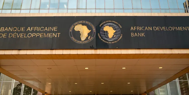 BAD estima défice anual de 8,6 mil milhões de dólares e insta Angola a mobilizar investimento privado e recursos fiscais