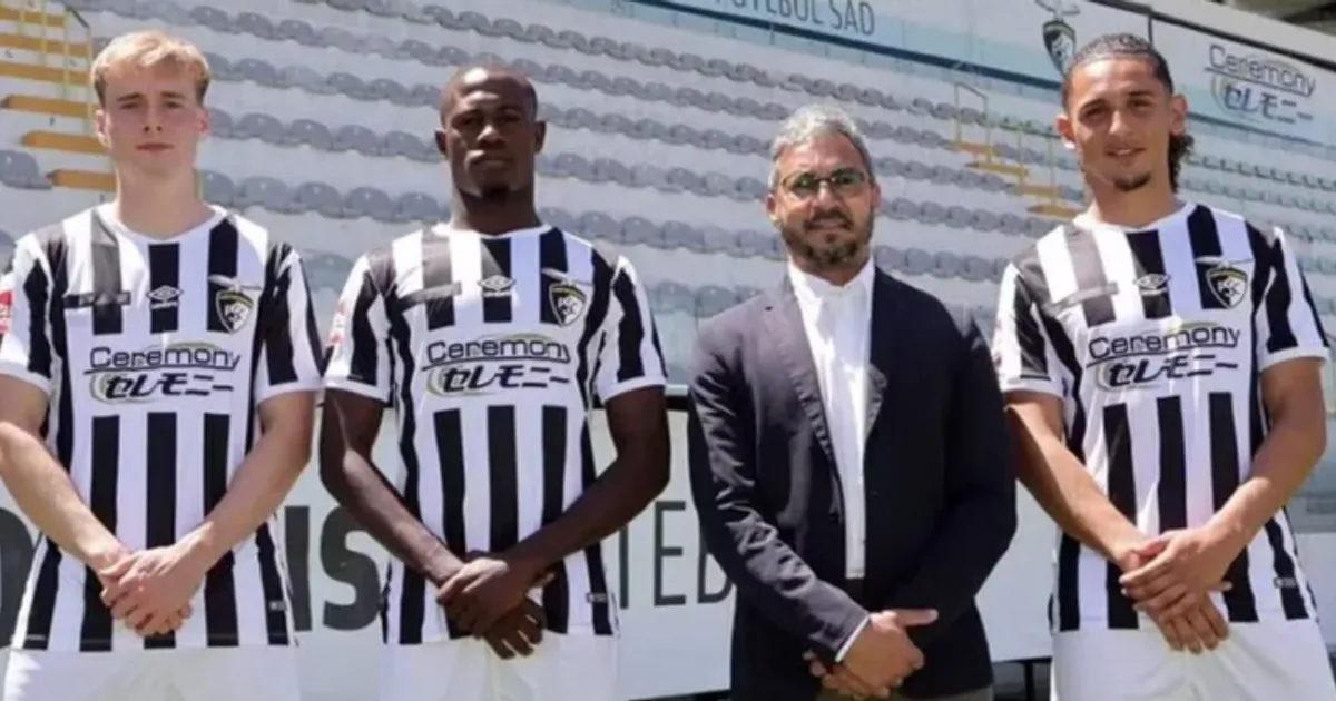 Defesa angolano Mindinho reforça português Portimonense até 2028