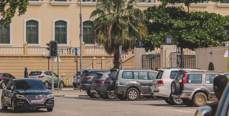 Russo, congolês e angolanos vão ser julgados em Luanda por tráfico de pessoas