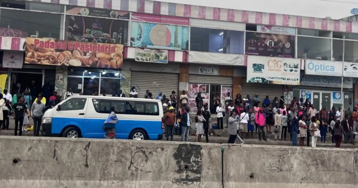 Taxistas de Luanda condenam vandalismo mas mantêm a greve
