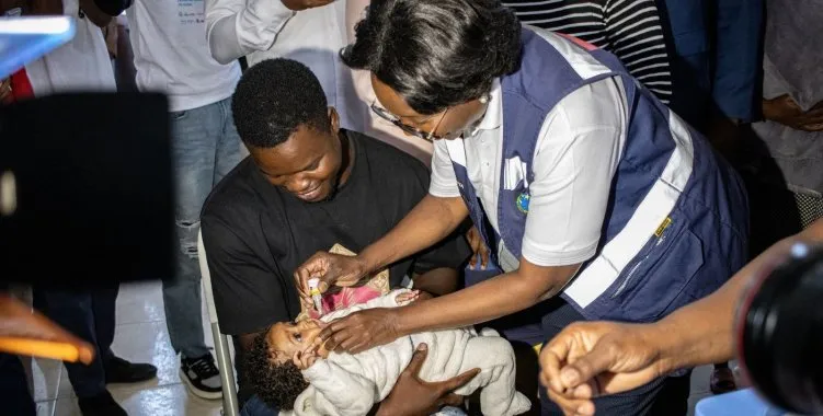 Angola vacina quase 11 milhões de crianças contra pólio, sarampo e febre amarela