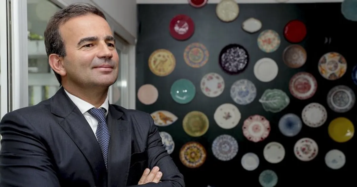 Embaixador de Portugal quer reforço da Caixa Angola e alargamento da linha de financiamento a privados