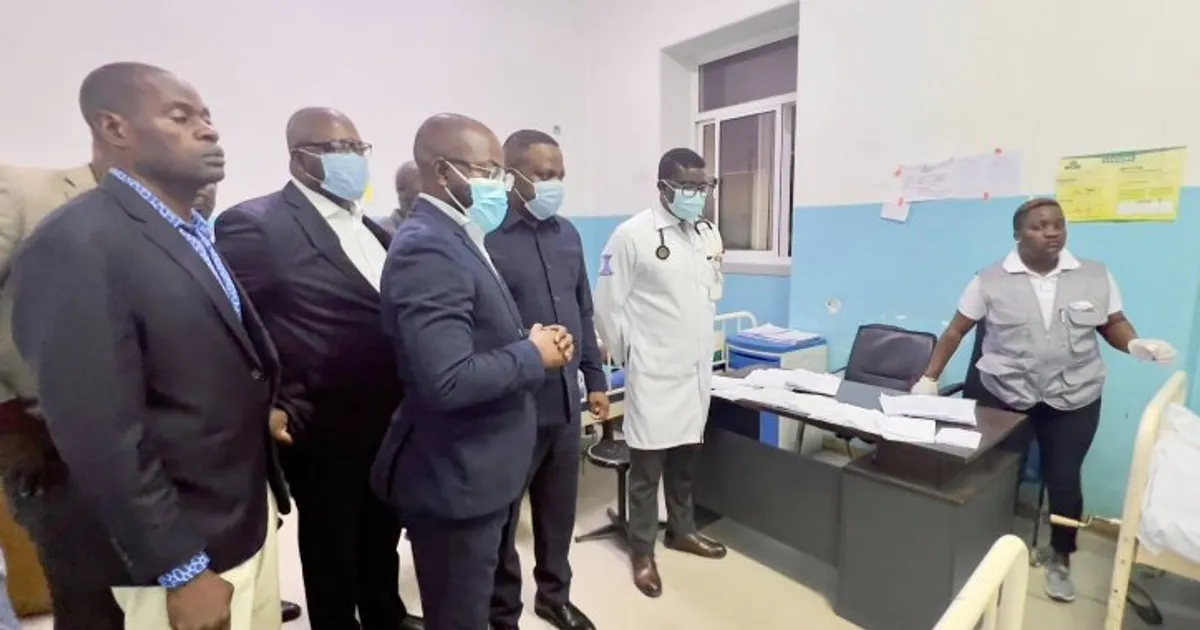 Governador do Huambo lamenta trágico acidente e visita vítimas no hospital