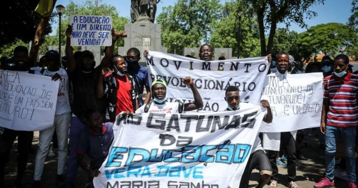 Estudantes protestam no Sábado contra aumento das propinas, combustíveis e dos serviços básicos
