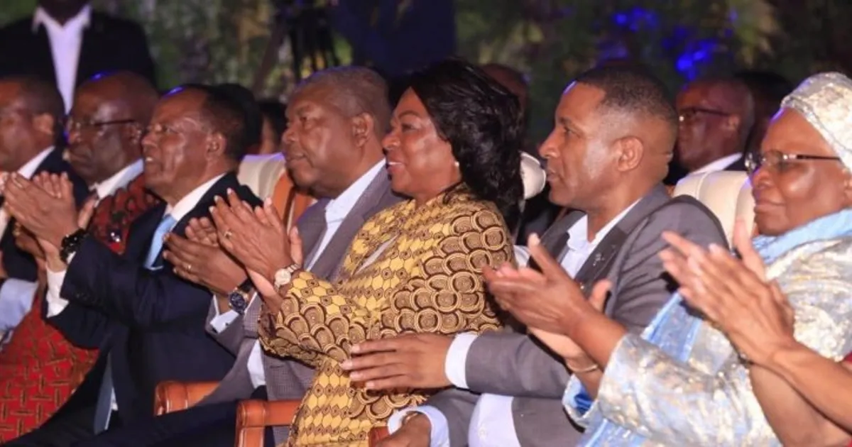 Casal presidencial desfruta de espectáculo musical que mostrou “riqueza cultural de Angola”