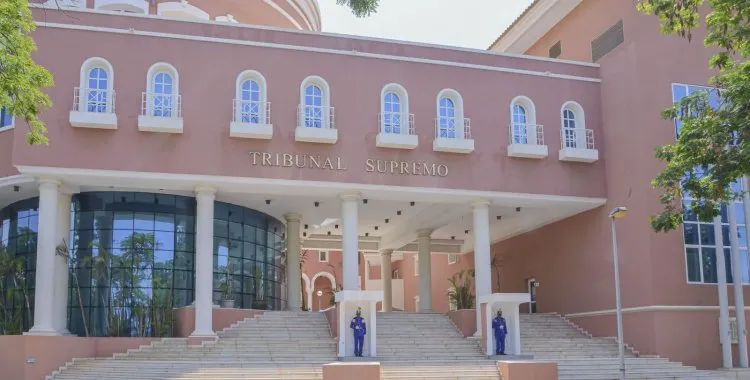 Higino Carneiro comparece no Tribunal Supremo para audiência sobre processo do Cuando Cubango