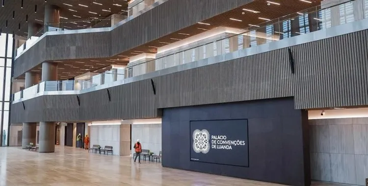 UNITA diz que gasto no palácio de convenções prova que Governo desconhece Angola